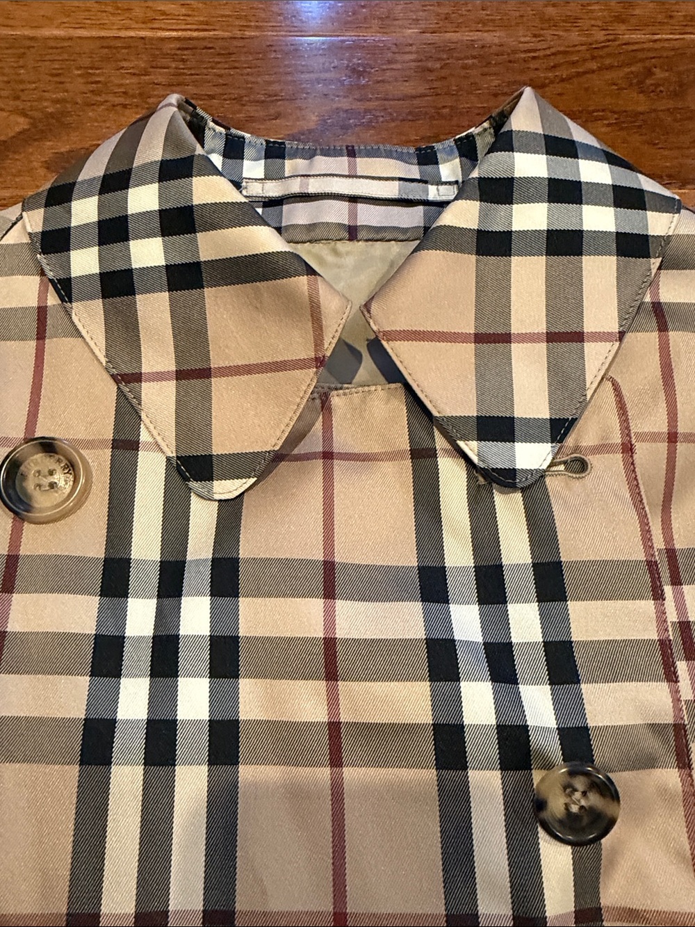 Burberry Beige Plaid Double-Breasted Trench Coat - Picture 2 of 15
